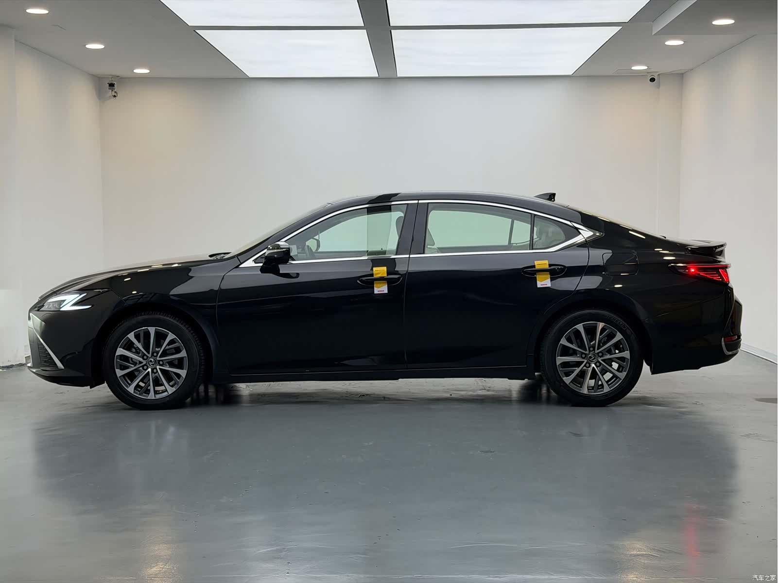 Lexus ES, 2026 20