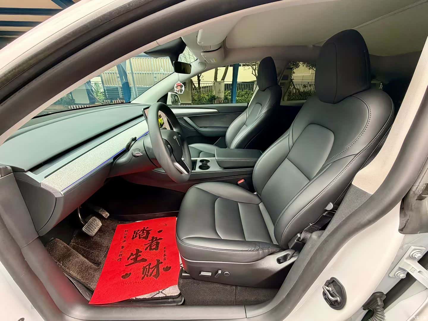 Tesla Model Y, 2023 8