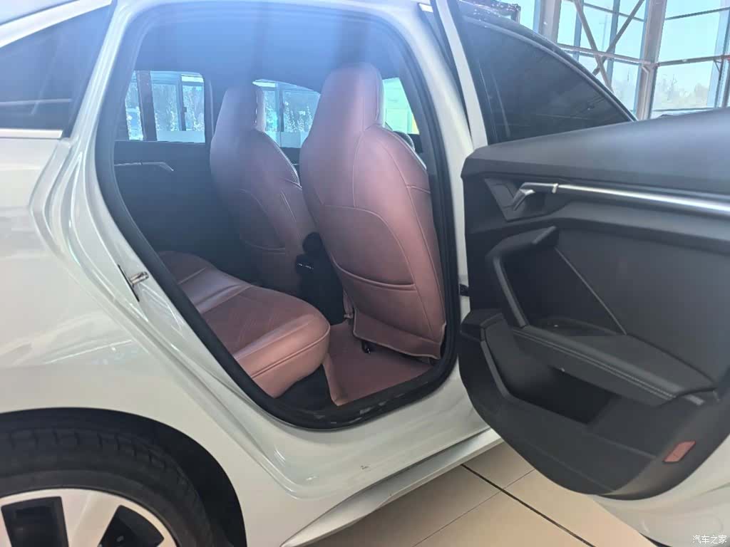 Audi A3, 2023 все фото