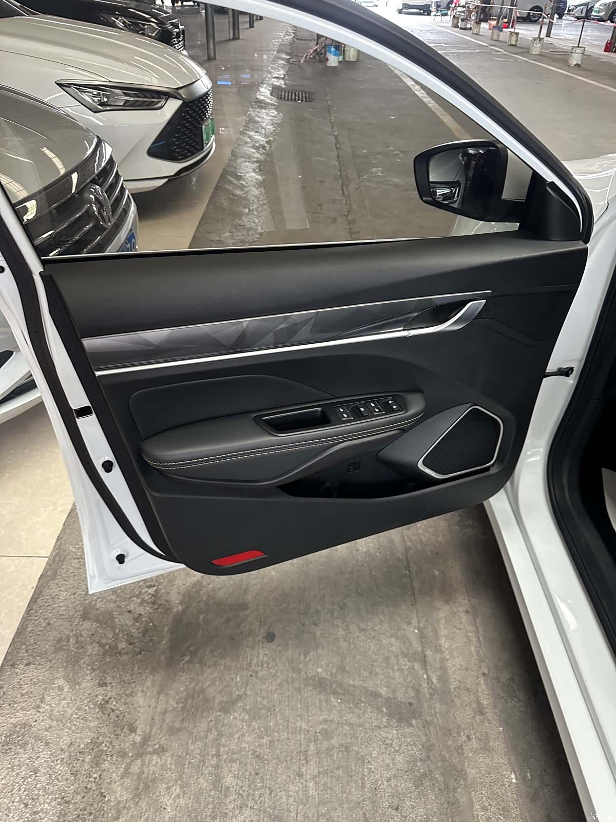 Geely Binray, 2021 11