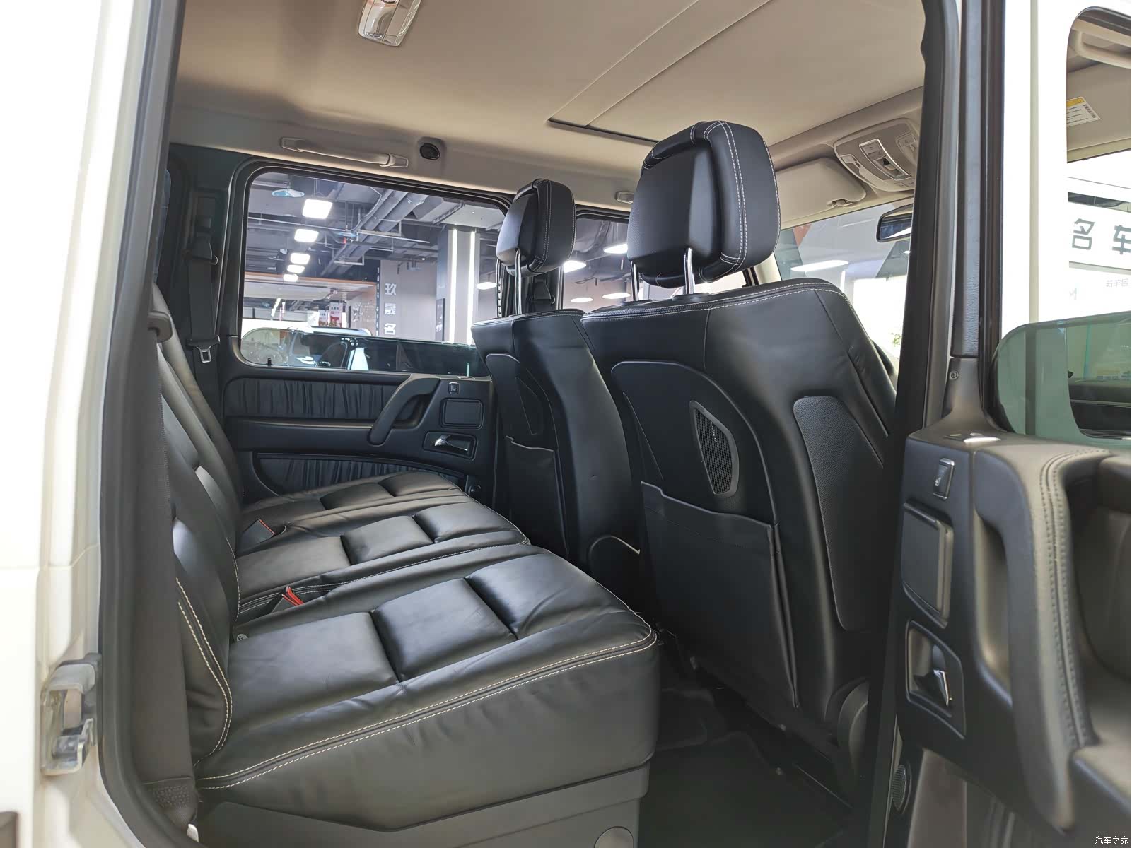 Mercedes-Benz G-Class, 2016 11