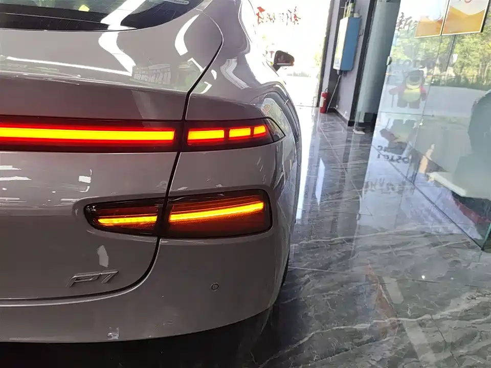 XPENG P7