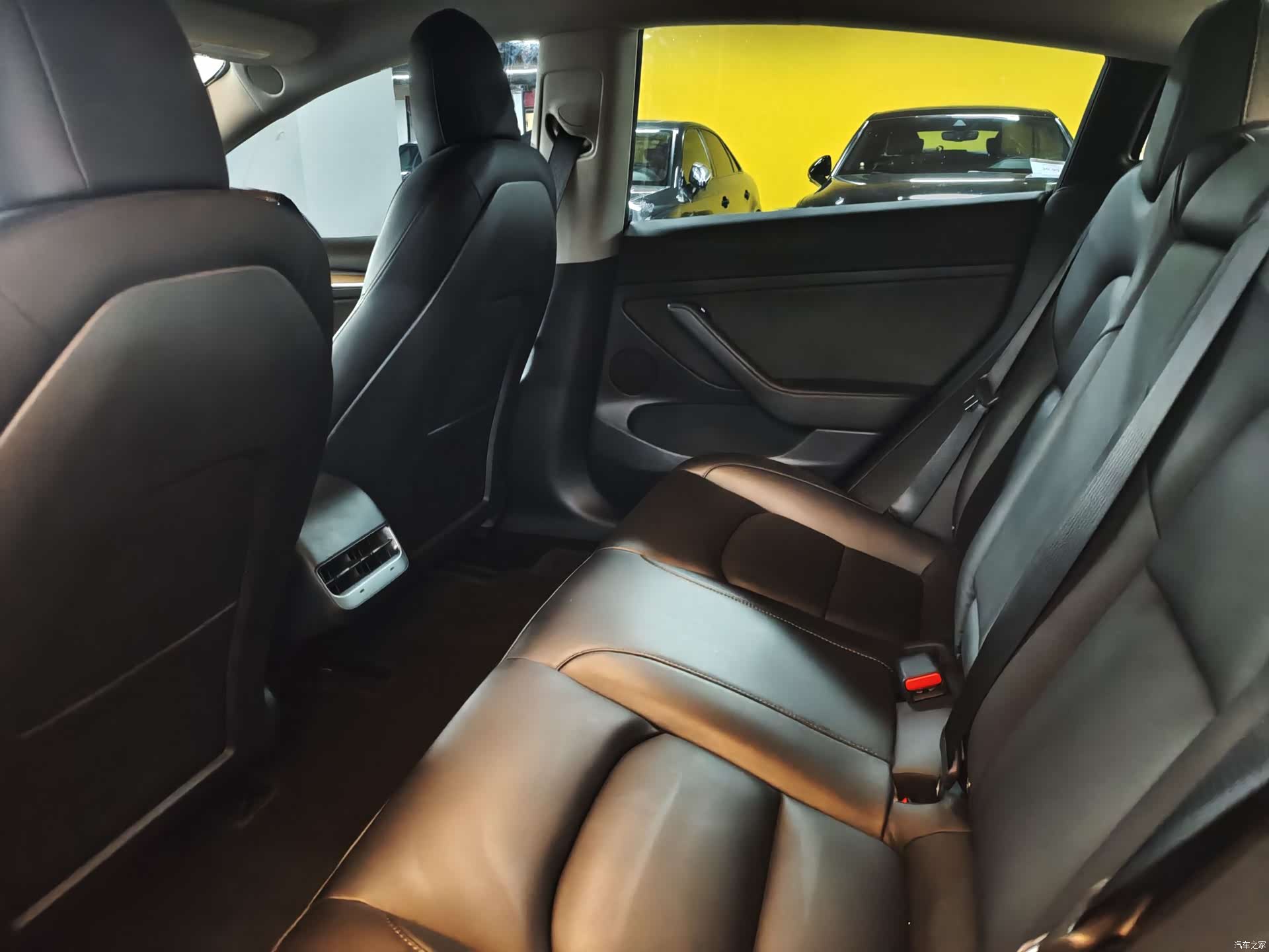 Tesla Model 3, 2021 10