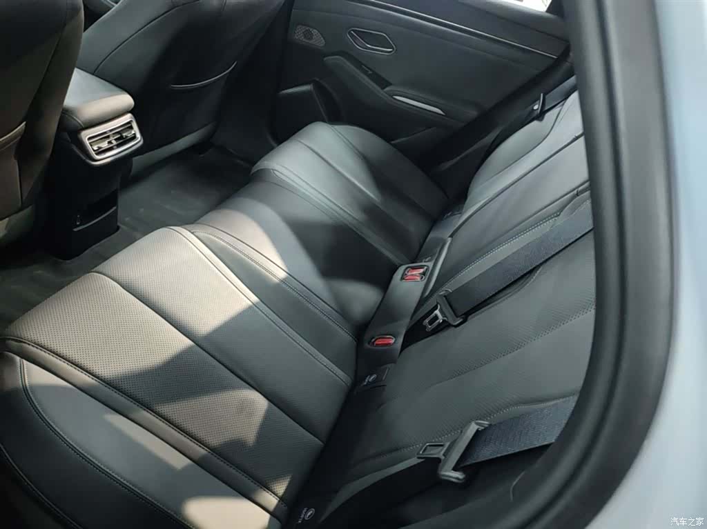 BYD Qin, 2025 17