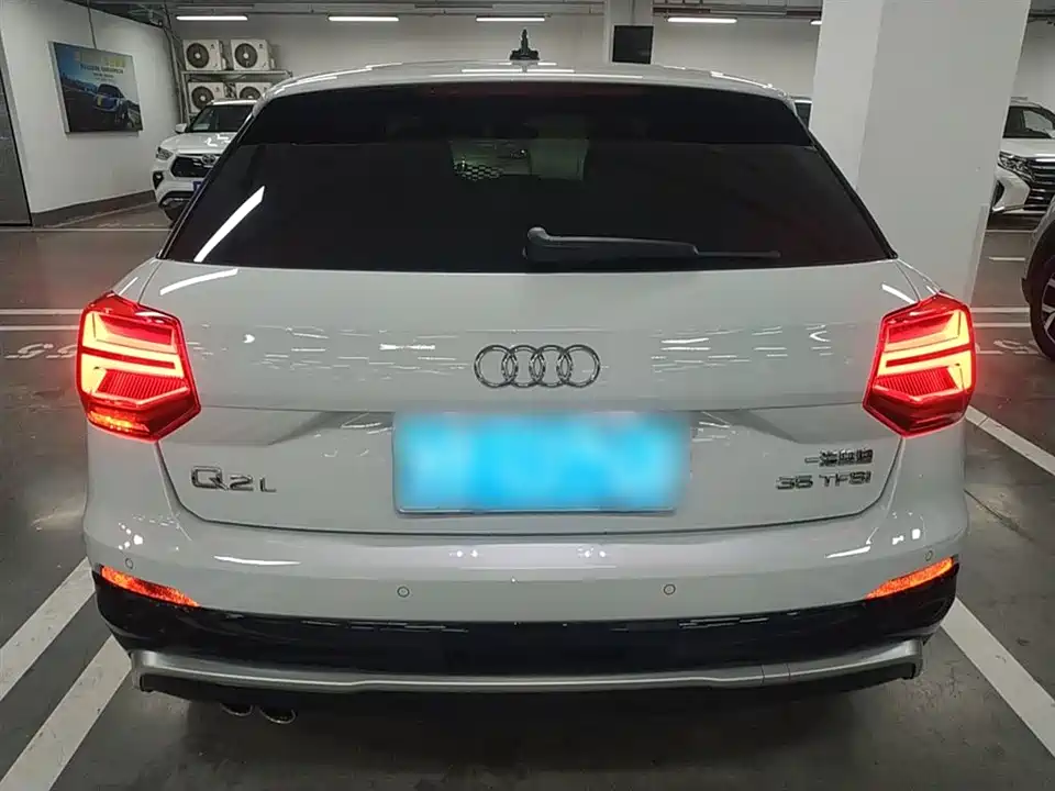 Audi Q2L