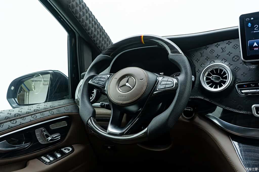 Mercedes-Benz VI, 2019 20
