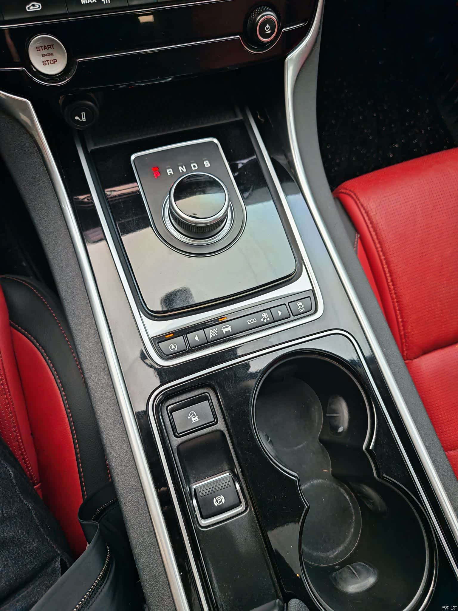 Jaguar XE, 2017 10