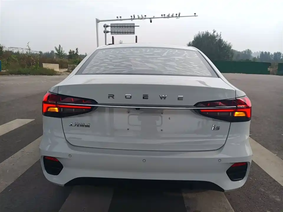 Roewe i5