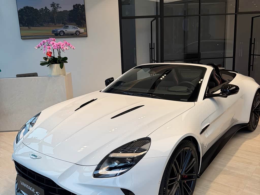 Aston Martin V8 Vantage 2026 4.0T V8 S Roadster
