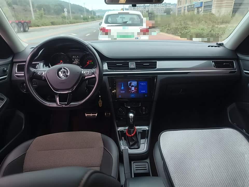 Volkswagen C-TREK Wei Collar