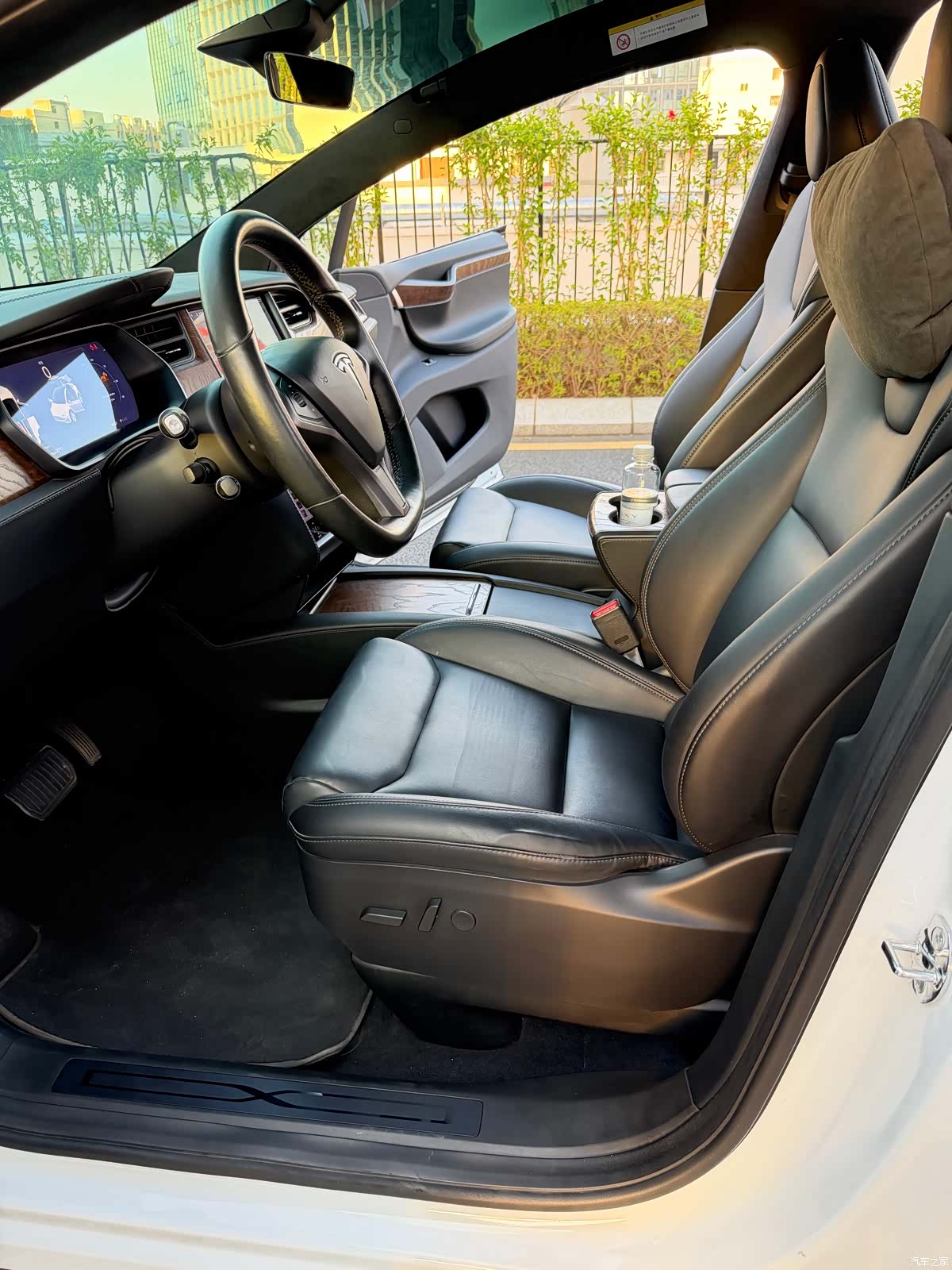 Tesla Model X, 2020 10