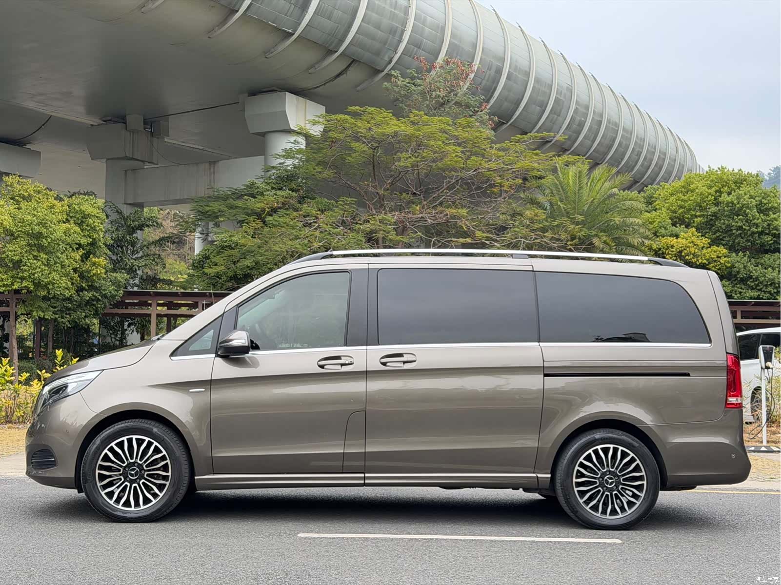 Mercedes-Benz V-Class, 2018 7