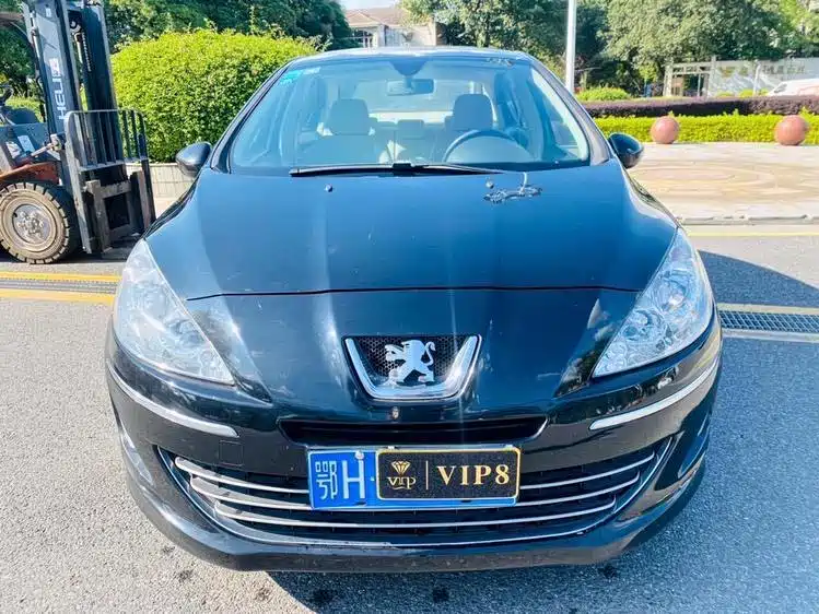 Peugeot 408