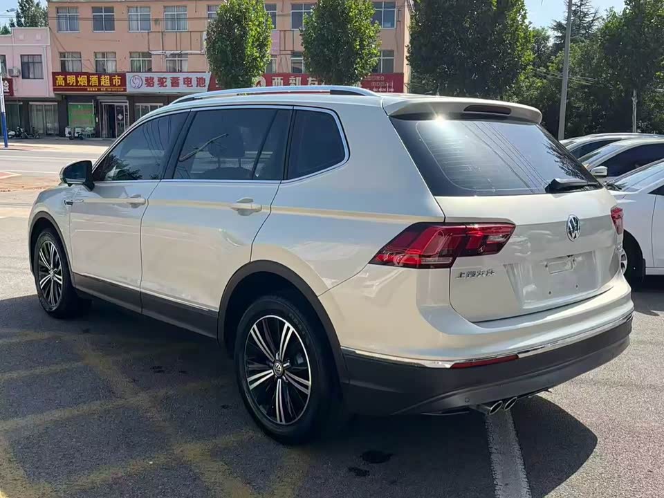 Volkswagen Tiguan L