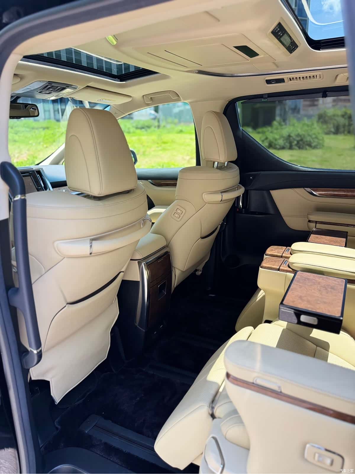 Toyota Alphard, 2018 24
