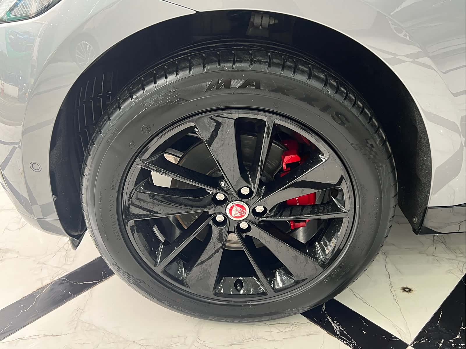 Jaguar F-PACE, 2023 13