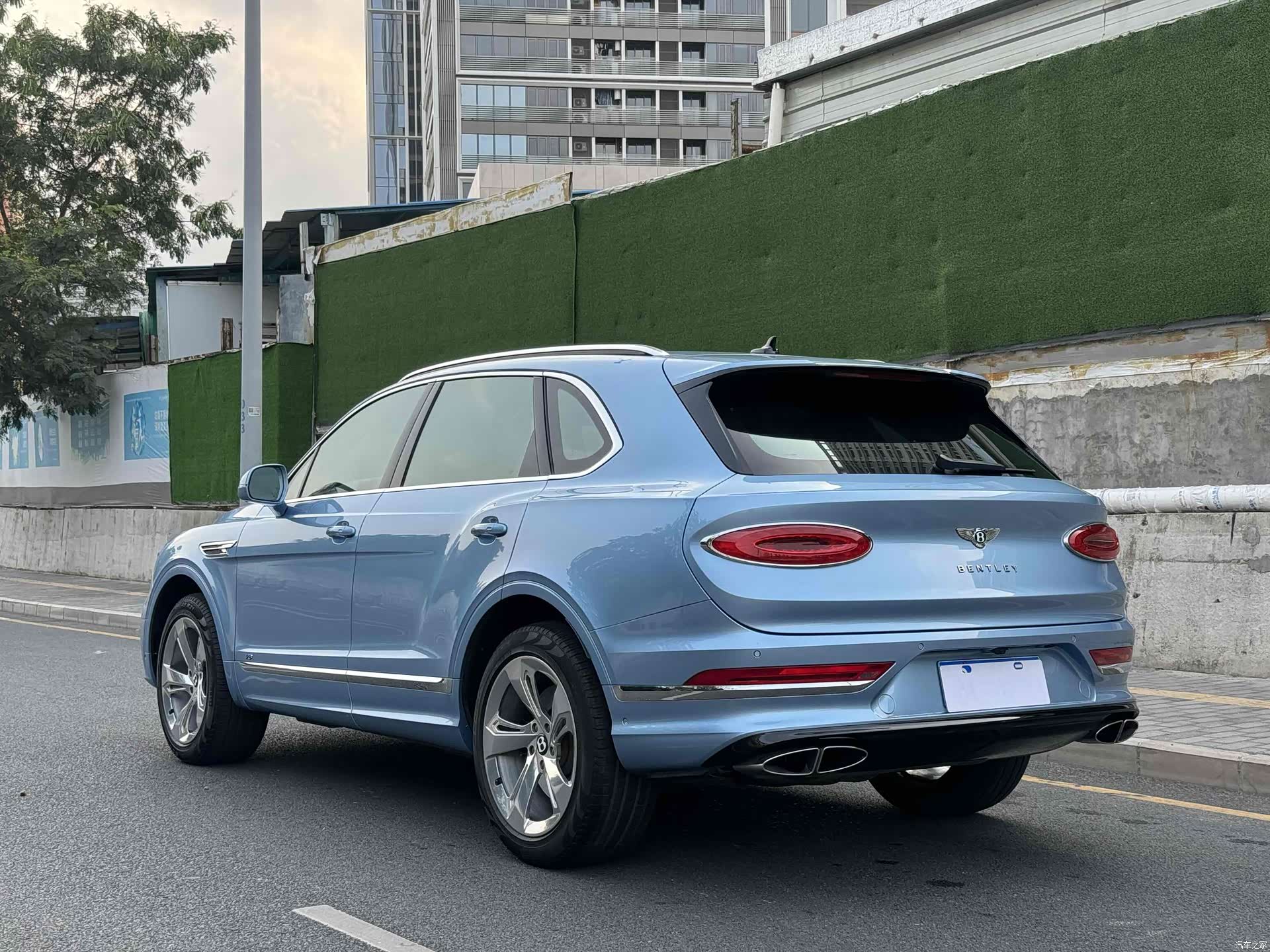 Bentley Bentayga, 2021 13
