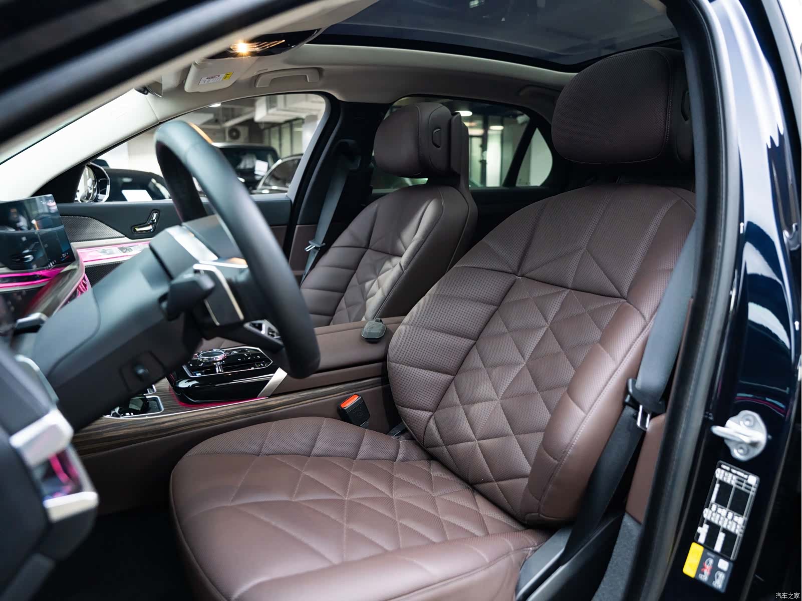 BMW i7, 2024 20