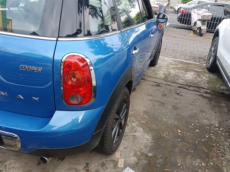 MINI COUNTRYMAN