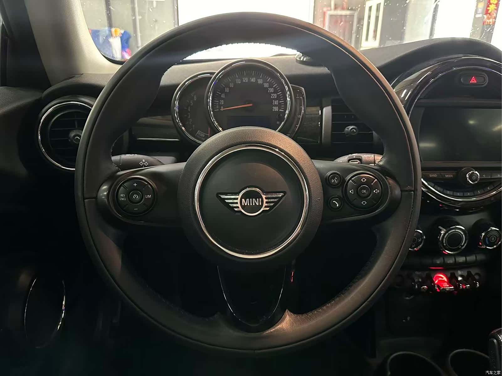 Mini ONE, 2018 10