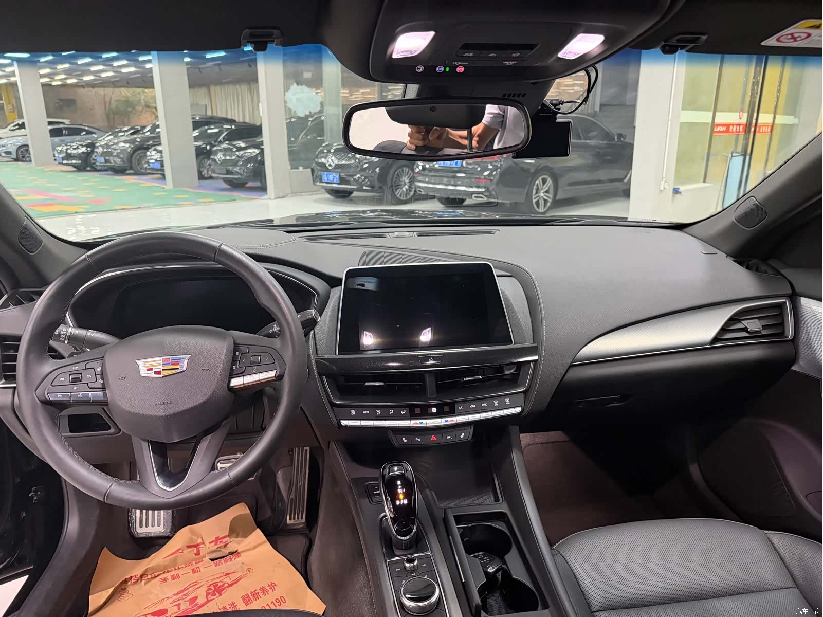Cadillac CT5, 2024 все фото