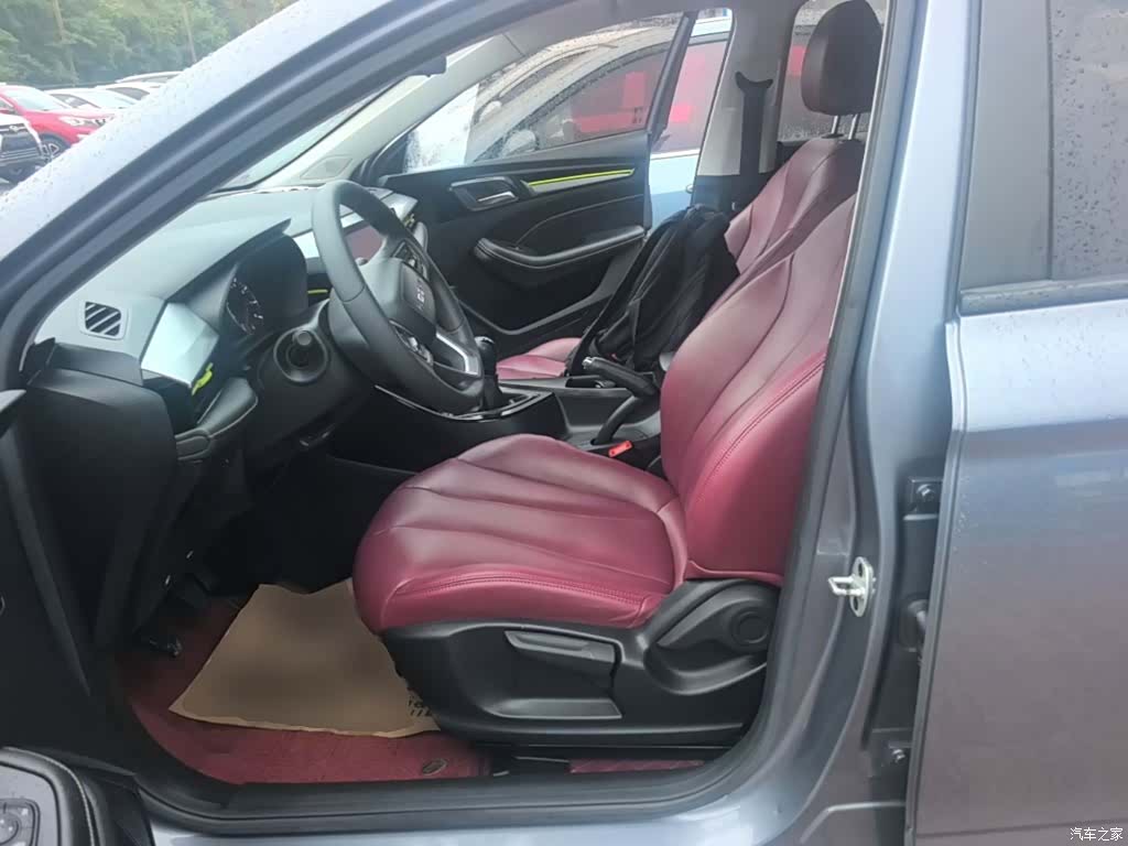 Roewe i5, 2022 15