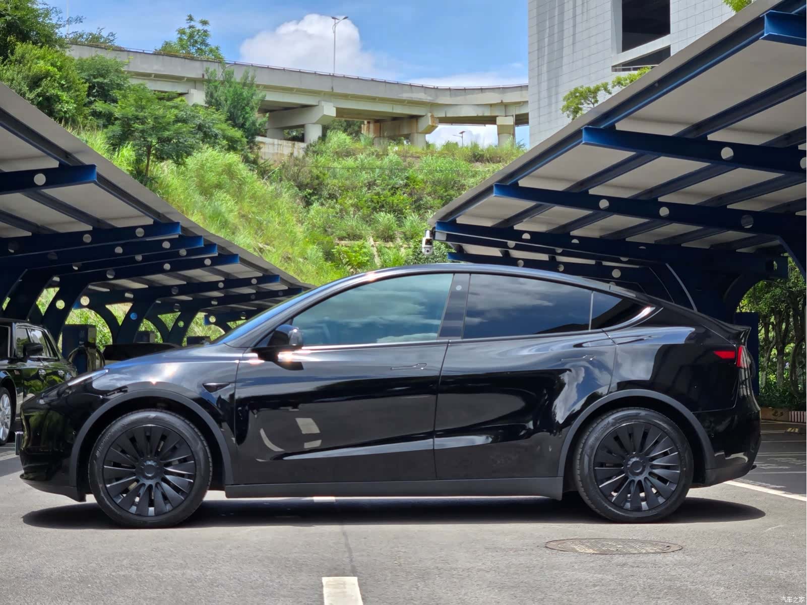 Tesla Model Y, 2022 4