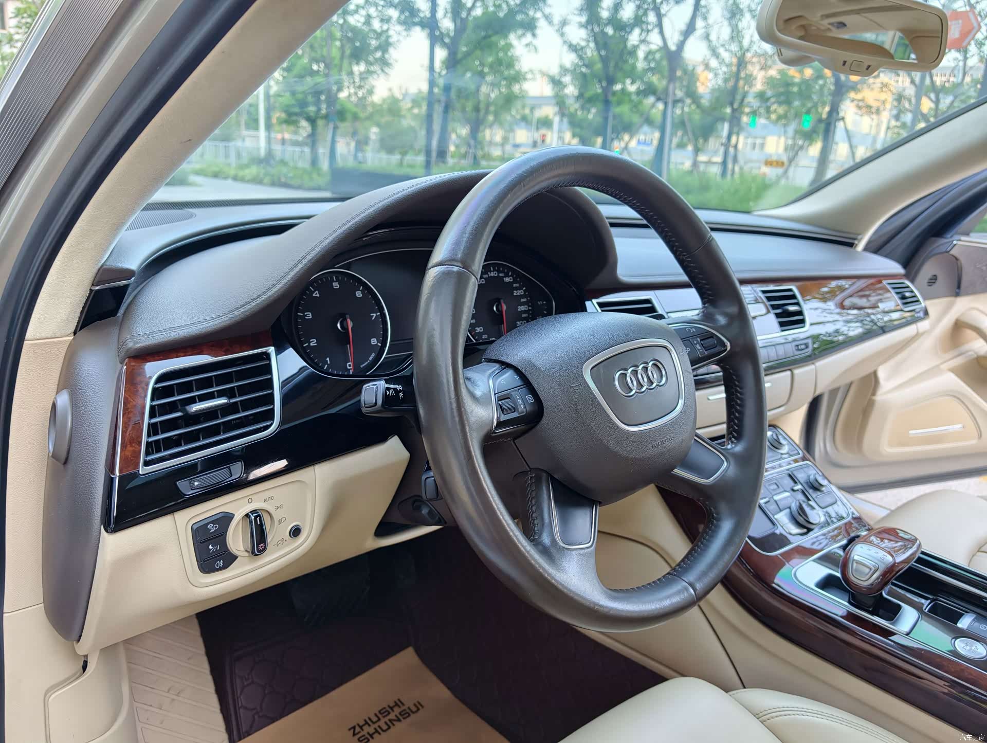 Audi A8L, 2011 16