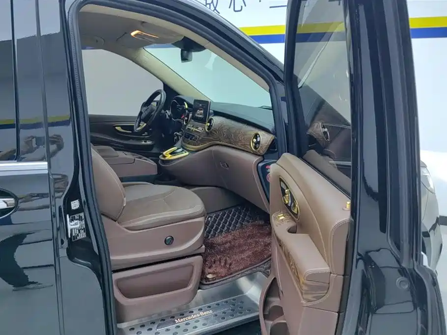 Mercedes-Benz V-class