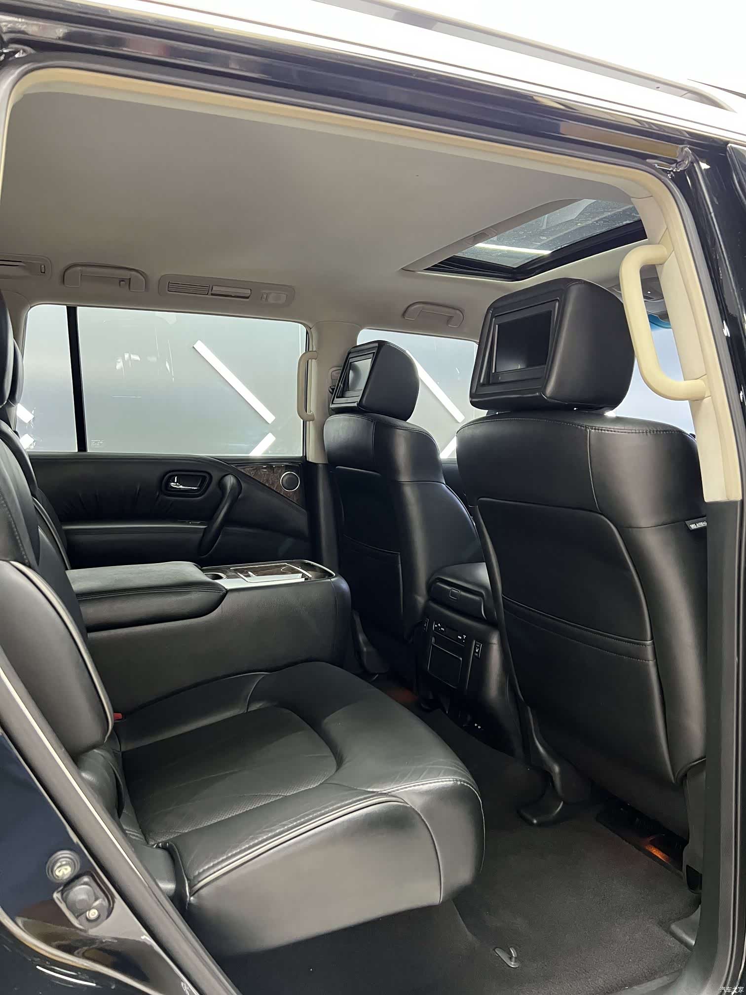 Infiniti QX56, 2014 9