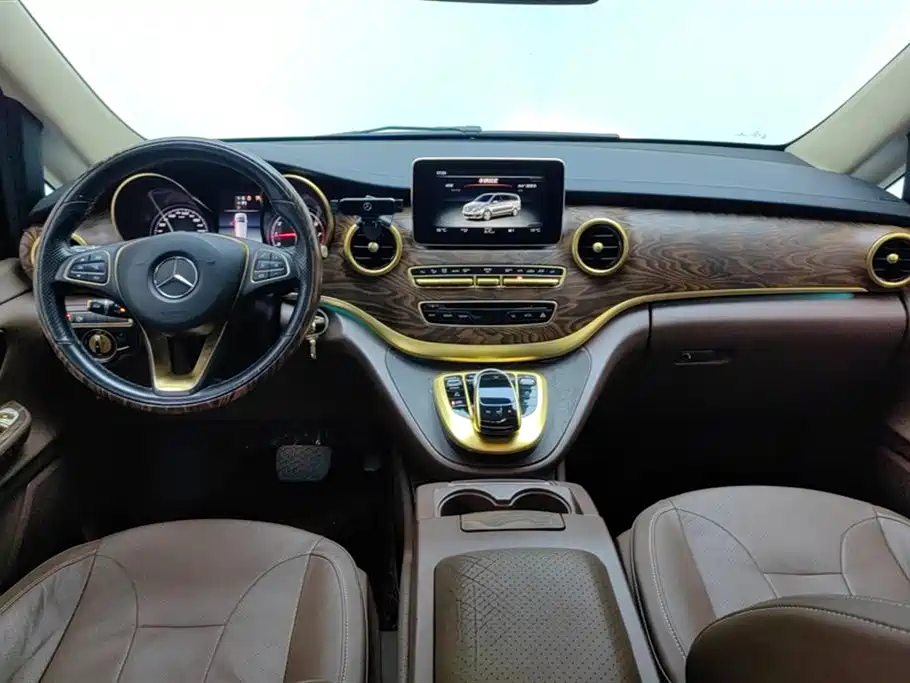 Mercedes-Benz V-class