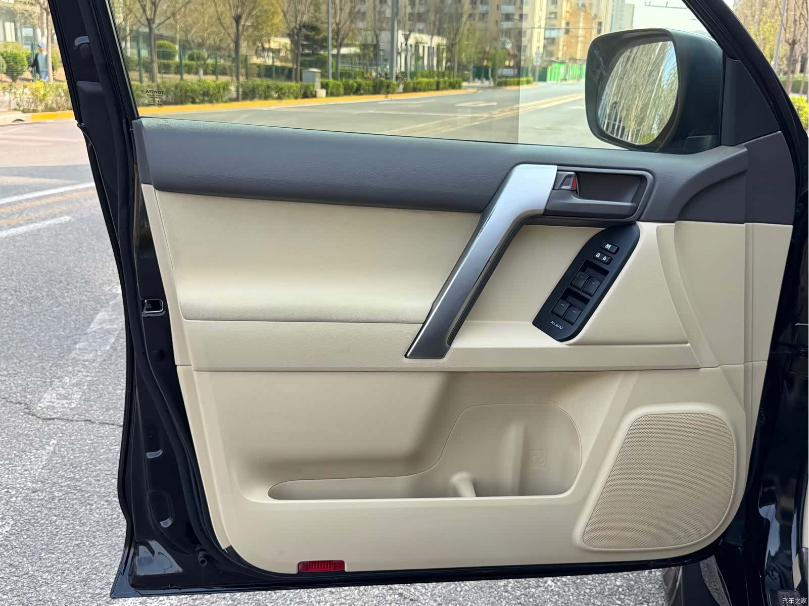 Toyota Prado, 2015 13