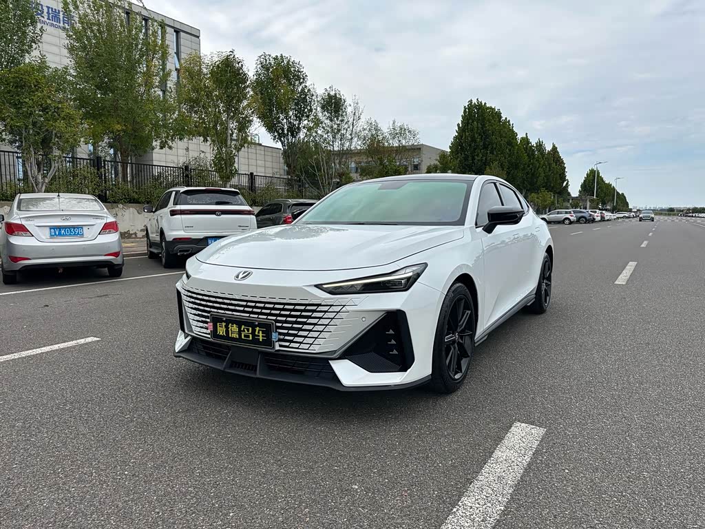 Changan UNI-V 2022 1.5T Luxury