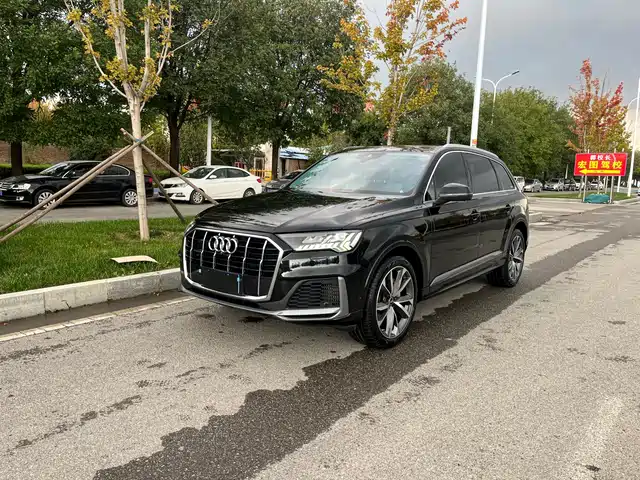 Audi Q7 2021 — купить из Китая под заказ