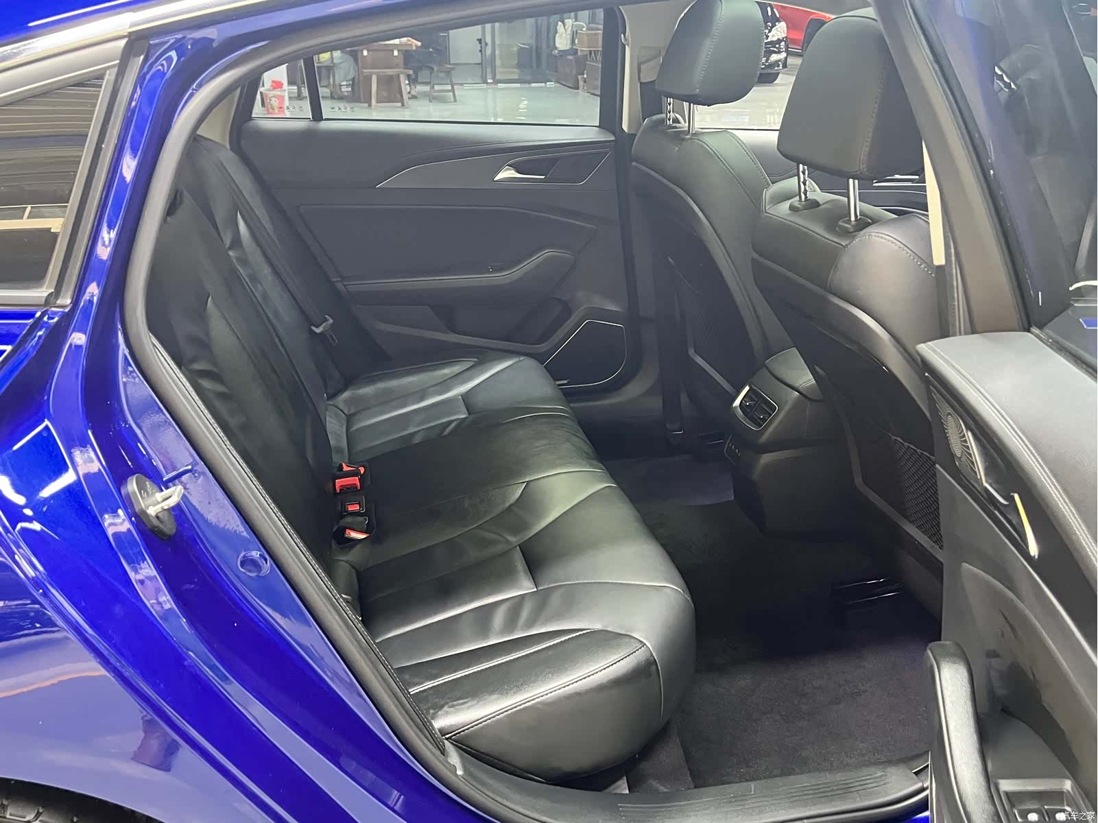 Hongqi H5, 2021 10
