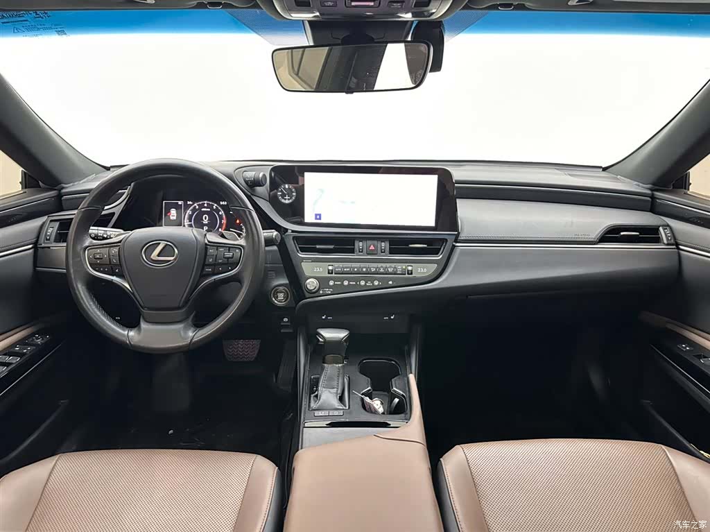 Lexus ES, 2024 10