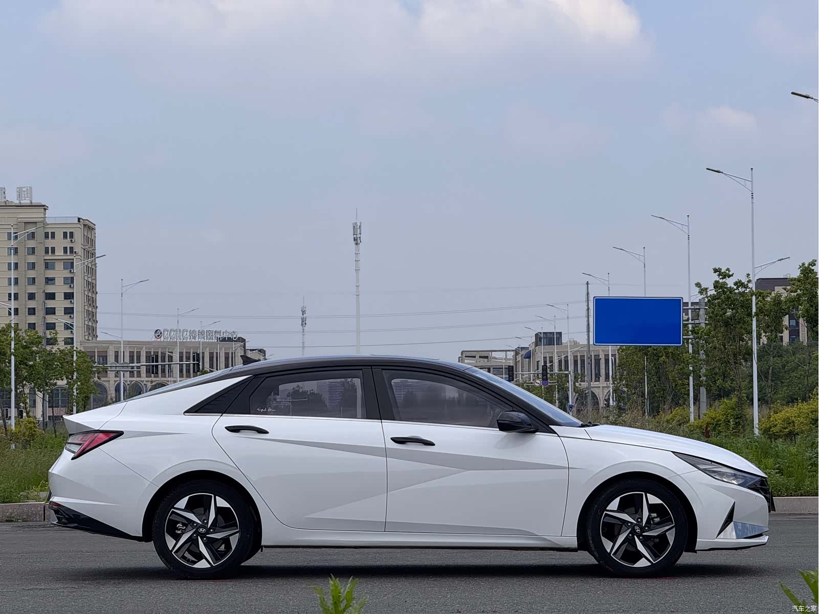 Hyundai Elantra, 2023 8