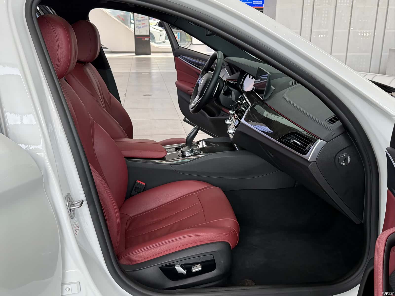 BMW 5 Series, 2018 11