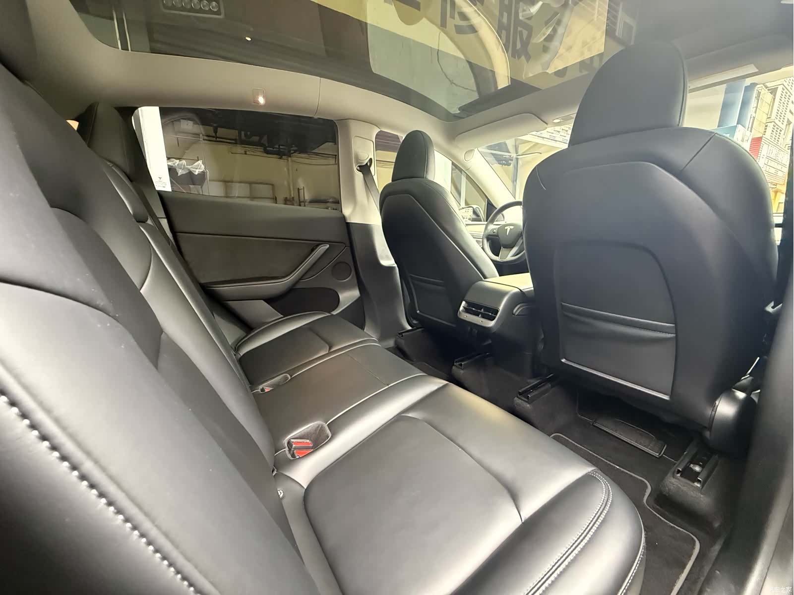 Tesla Model Y, 2022 10