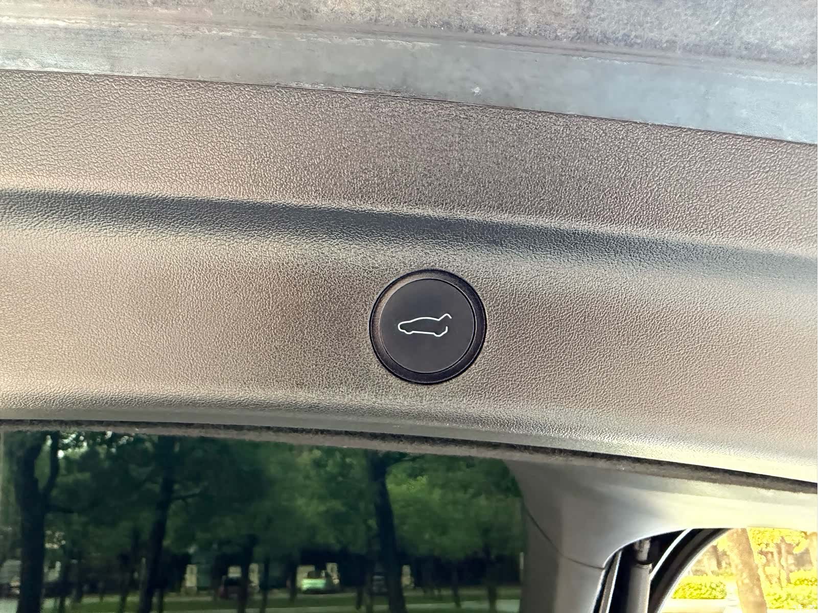 Tesla Model Y, 2023 9