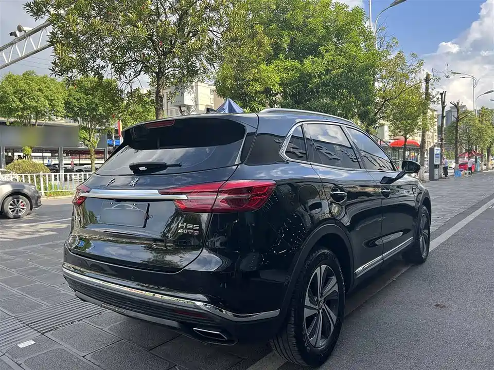 Hongqi HS5