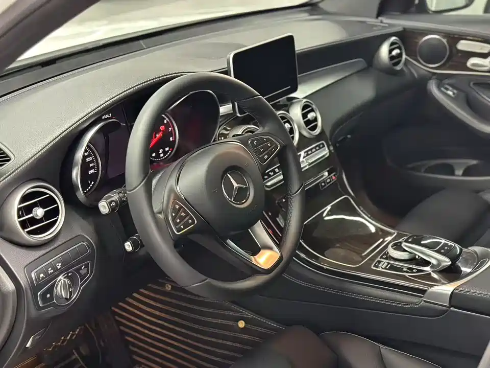 Mercedes-Benz GLC Mercedes-Benz GLC