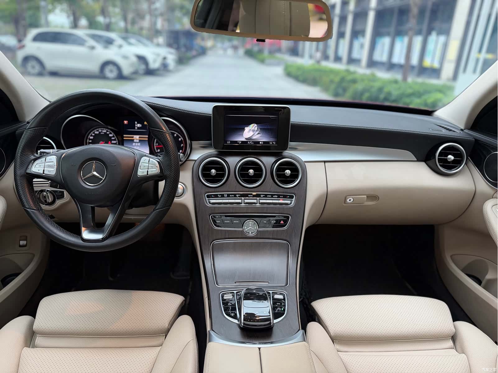 Mercedes-Benz C-Class, 2015 11