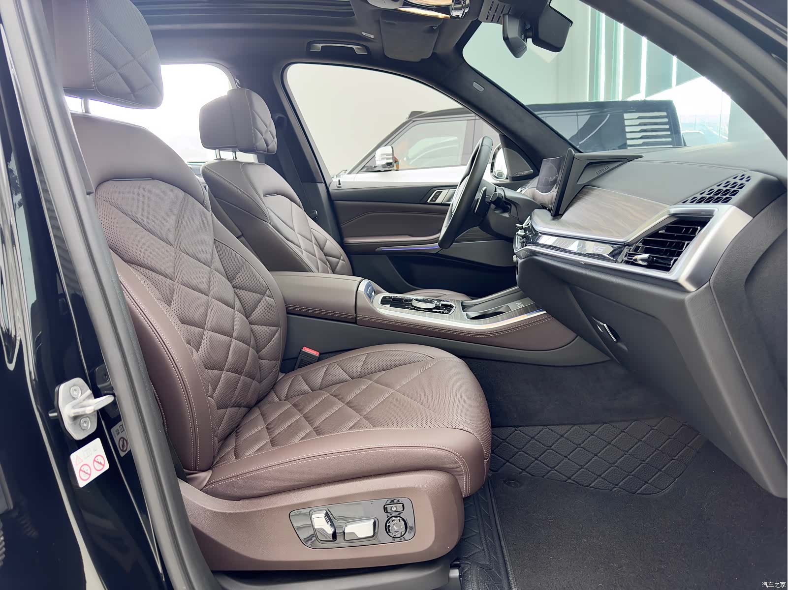 BMW X5, 2024 9