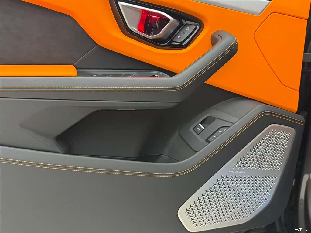 Lamborghini Urus, 2022 12
