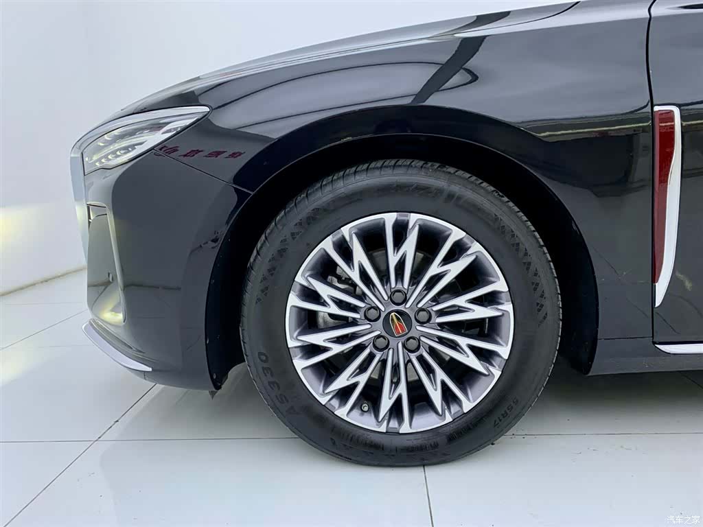 Hongqi H5, 2024 7