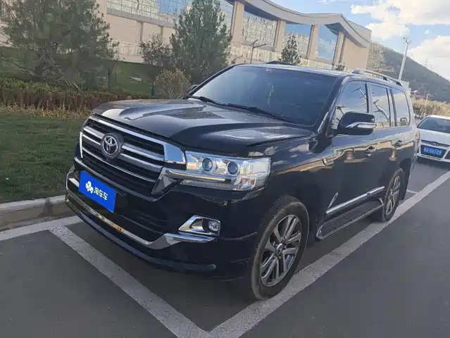 Toyota Land Cruiser 2018 — купить из Китая под заказ