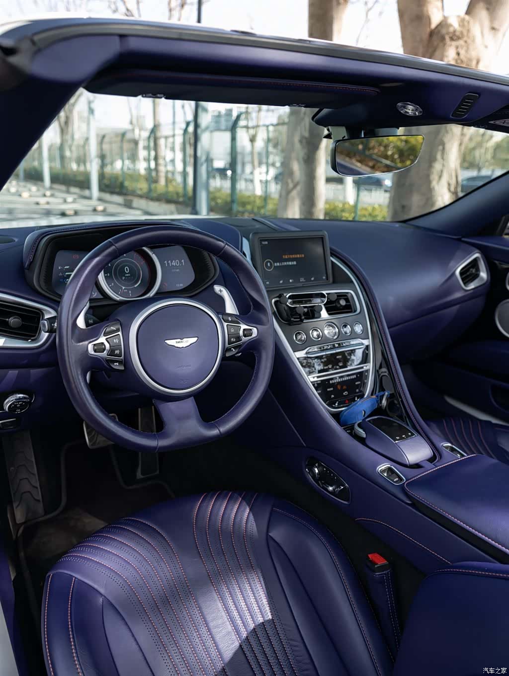 Aston Martin DB11, 2019 9