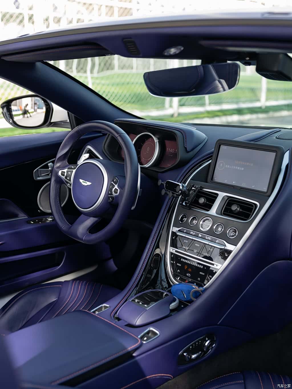 Aston Martin DB11, 2019 10