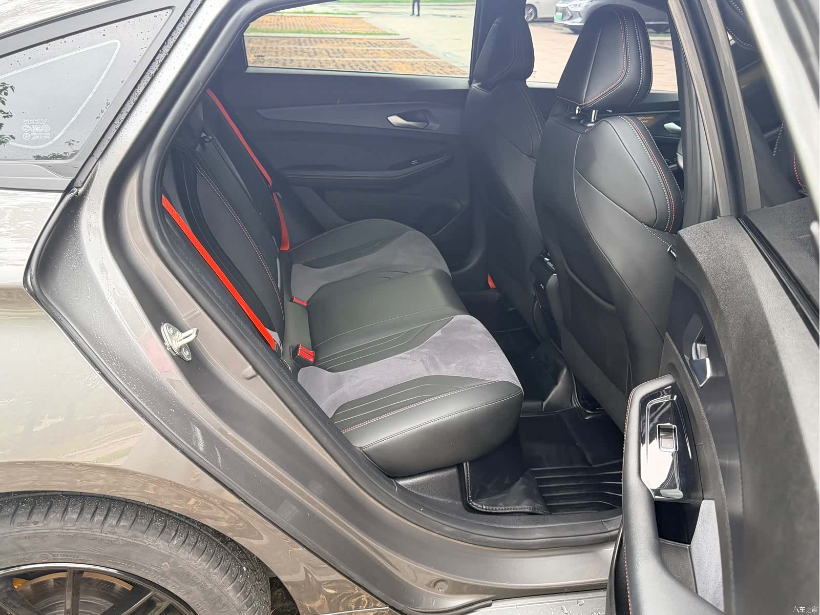 Geely Binray, 2023 18